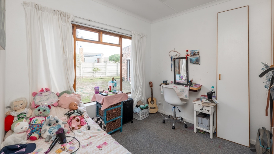 To Let 3 Bedroom Property for Rent in Struisbaai Western Cape